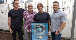 Billy Currington Gets Some Platinum Hardware