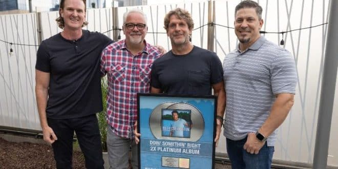 Billy Currington Gets Some Platinum Hardware