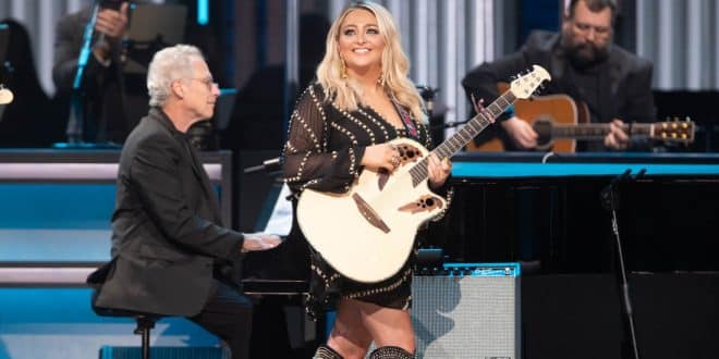 HunterGirl Makes Her Grand Ole Opry Debut