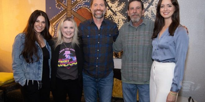 Josh Turner Re-Signs With MCA Nashville