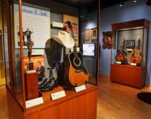 COUNTRY MUSIC HALL OF FAME & MUSEUM