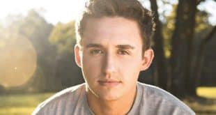 Timothy Wayne Signs With Universal Music Group Nashville