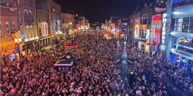 Brantley Gilbert Shuts Down Broadway